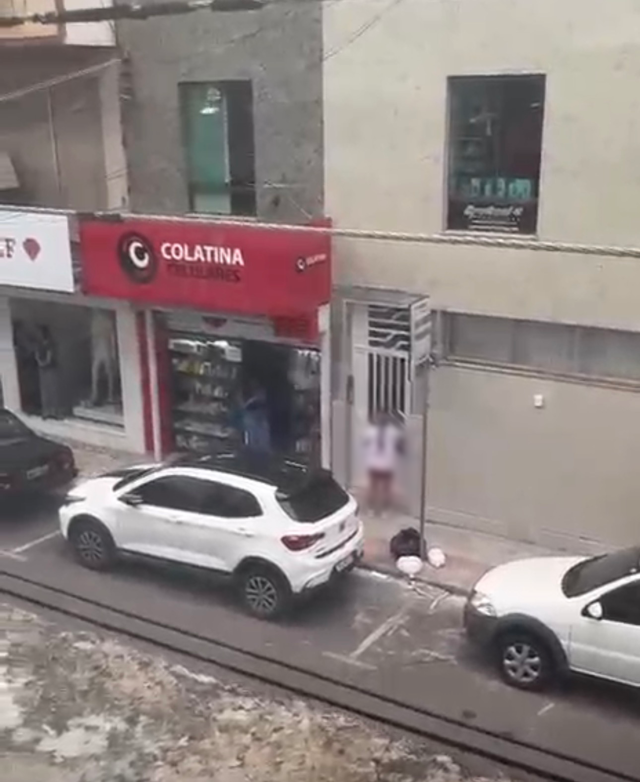 [VÍDEO] Gritaria, escândalo e discussão por relacionamento chamam atenção no Centro de Colatina